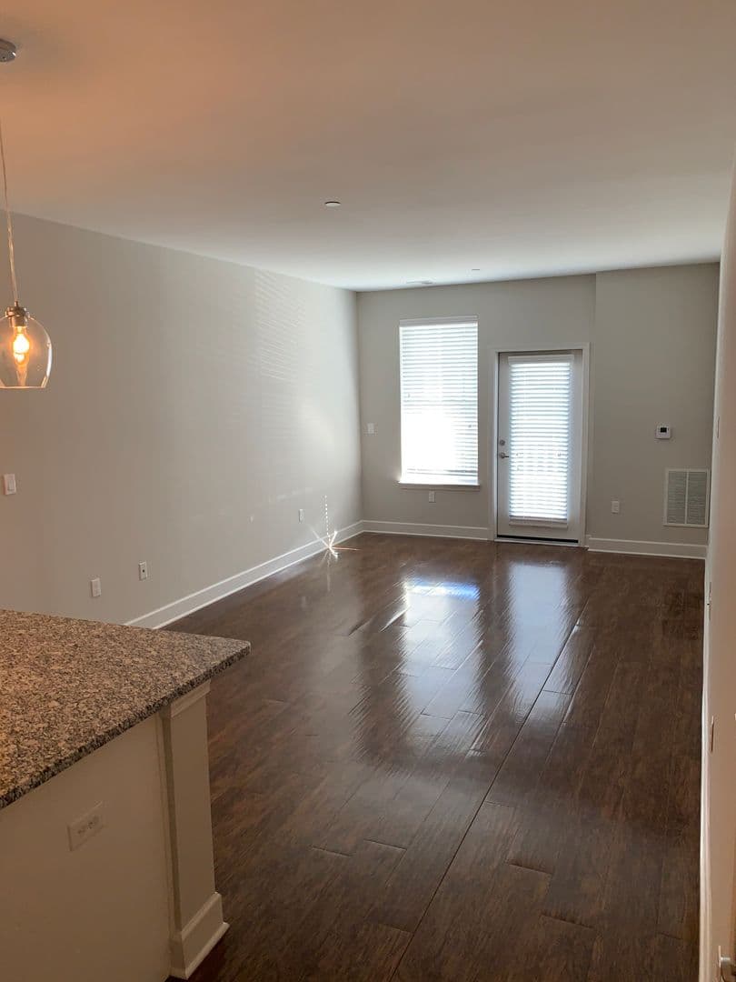 Old Saybrook Apartment: 7 N Main St