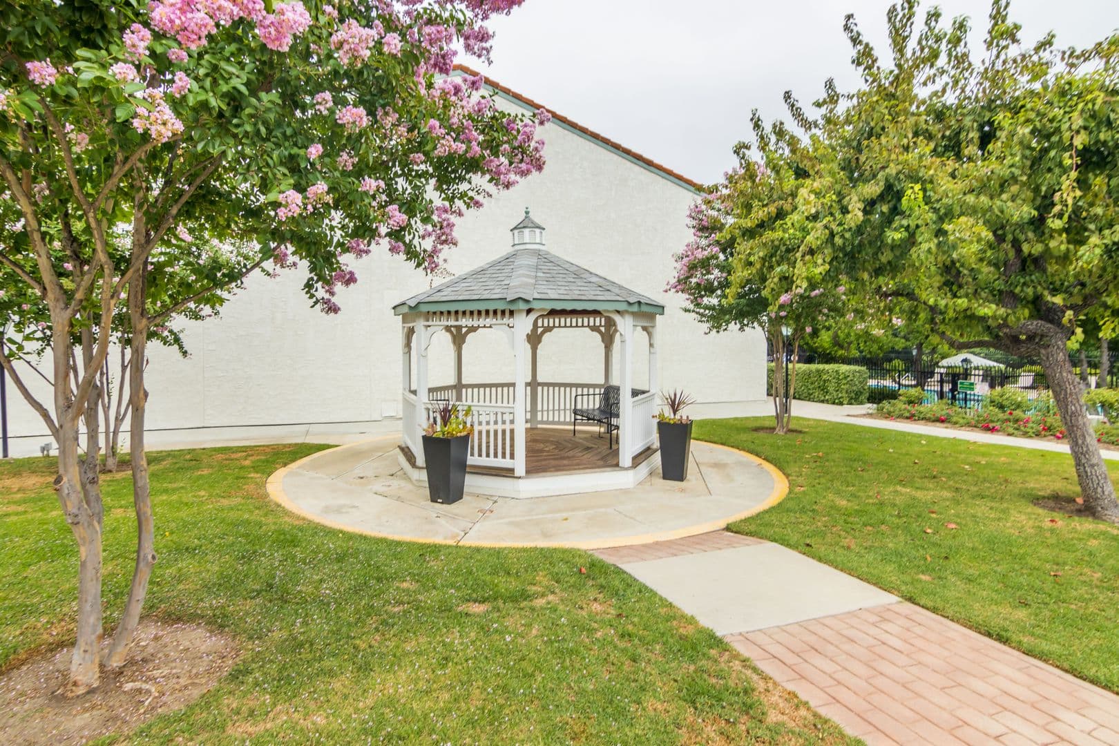 Calabasas Apartment: 23679 Park Capri #13