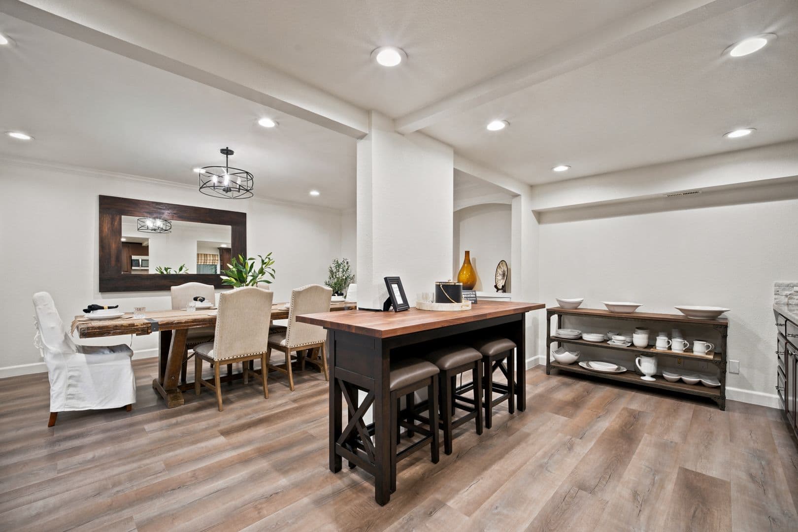 Oak Park House: 6767 Pheasant Lane
