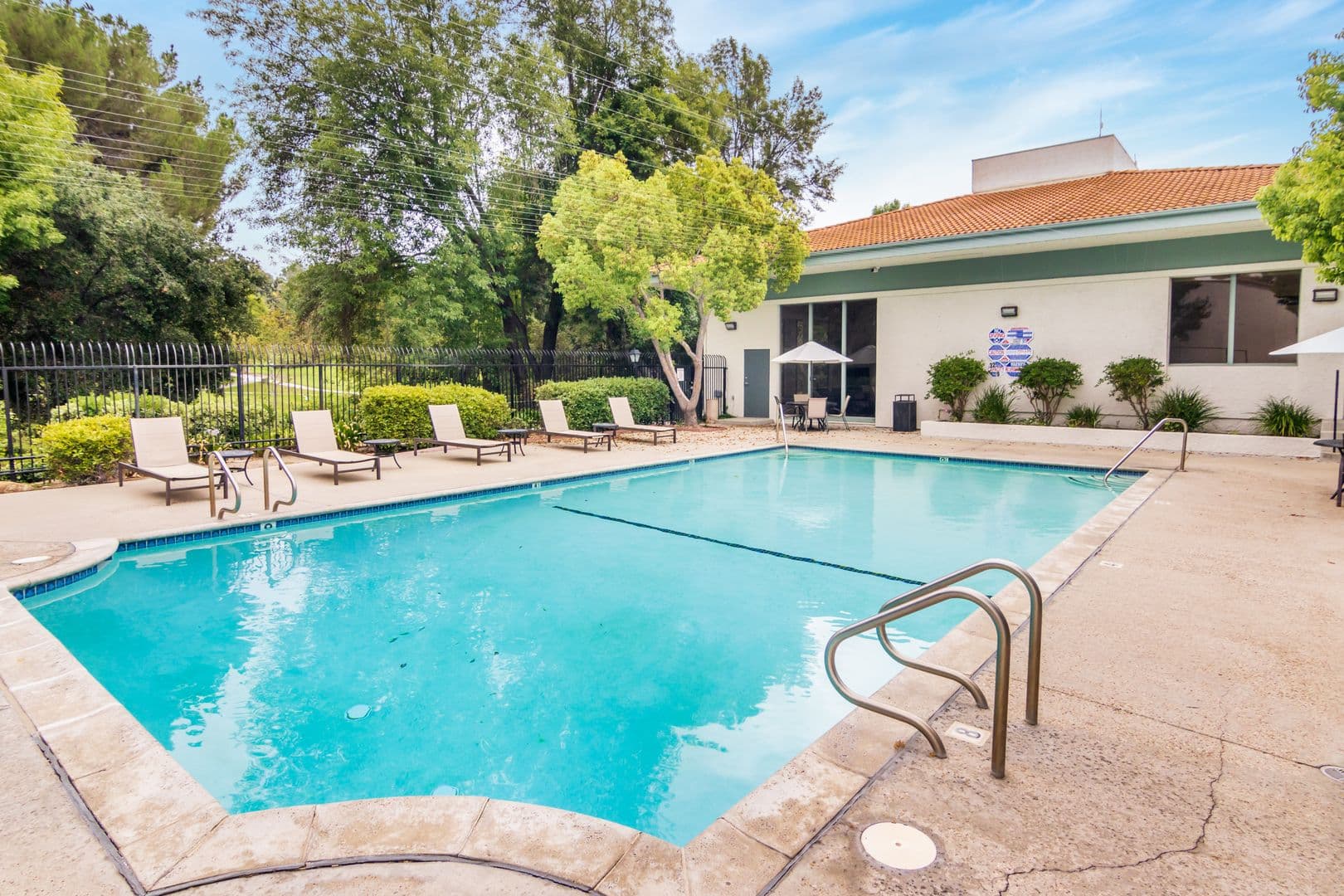 Calabasas Apartment: 23679 Park Capri #13