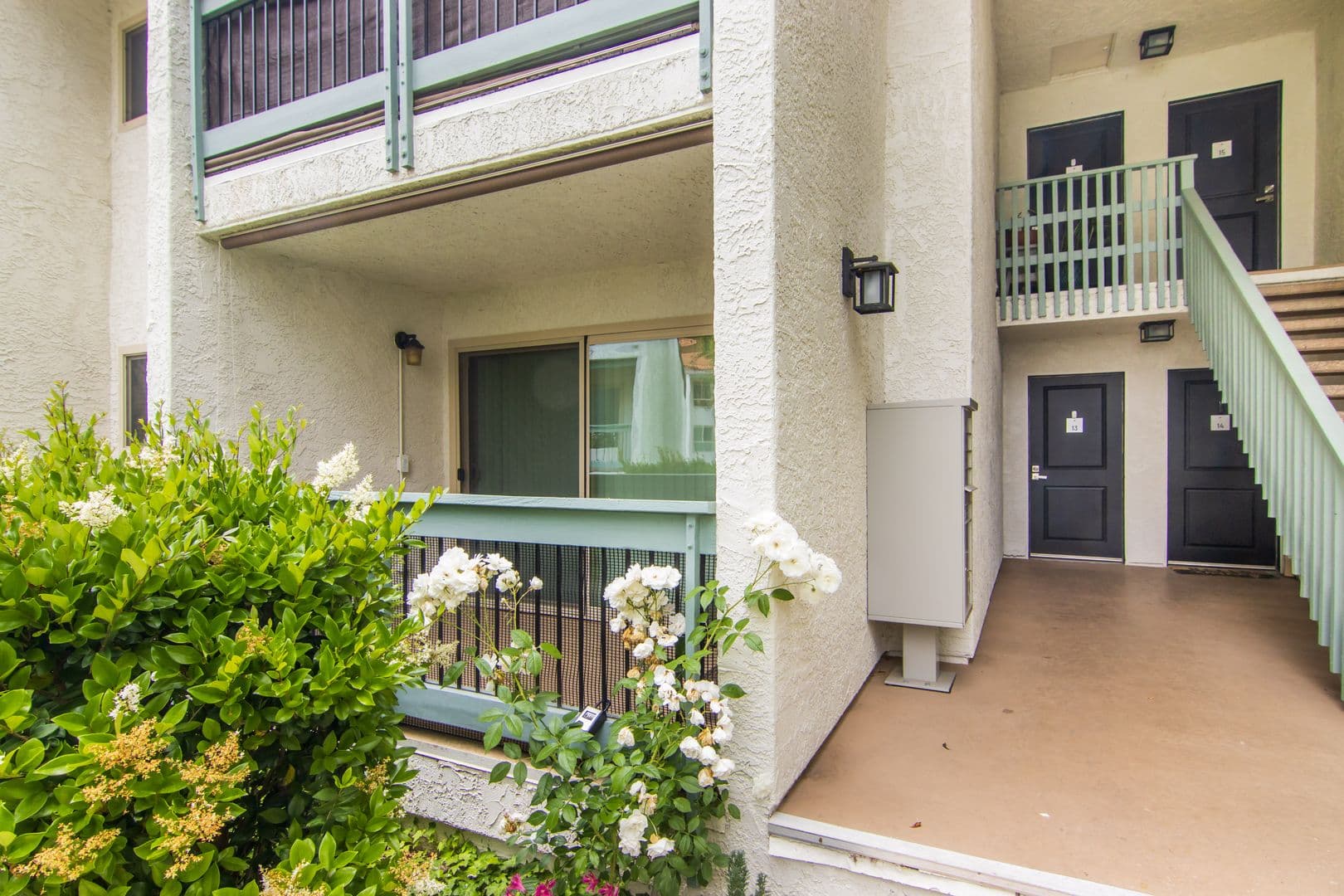 Calabasas Apartment: 23679 Park Capri #13