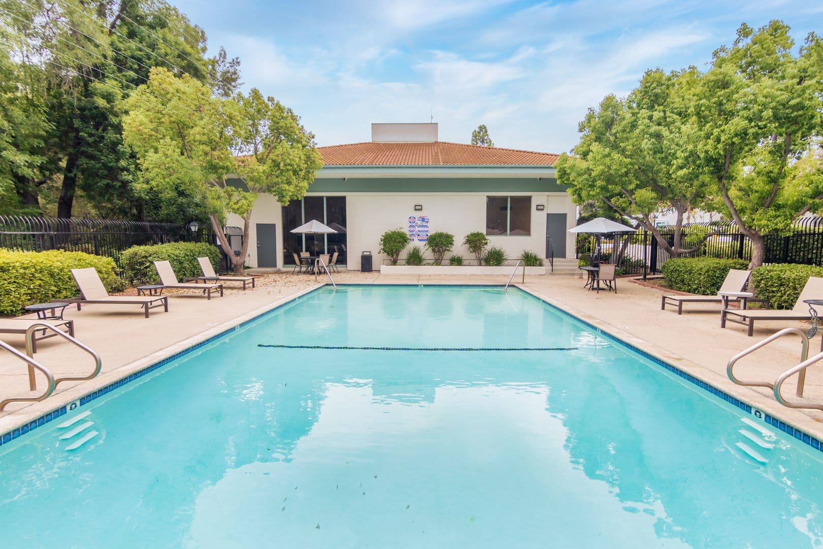 Calabasas Apartment: 23679 Park Capri #13