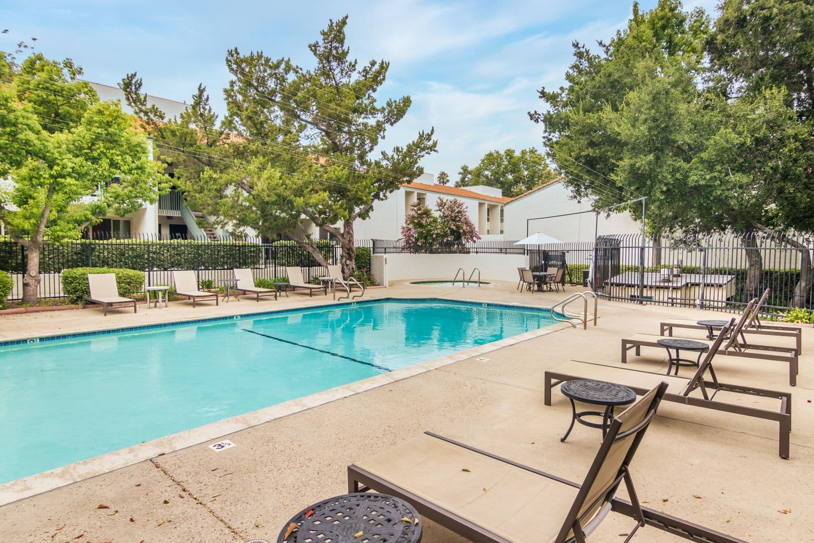 Calabasas Apartment: 23679 Park Capri #13