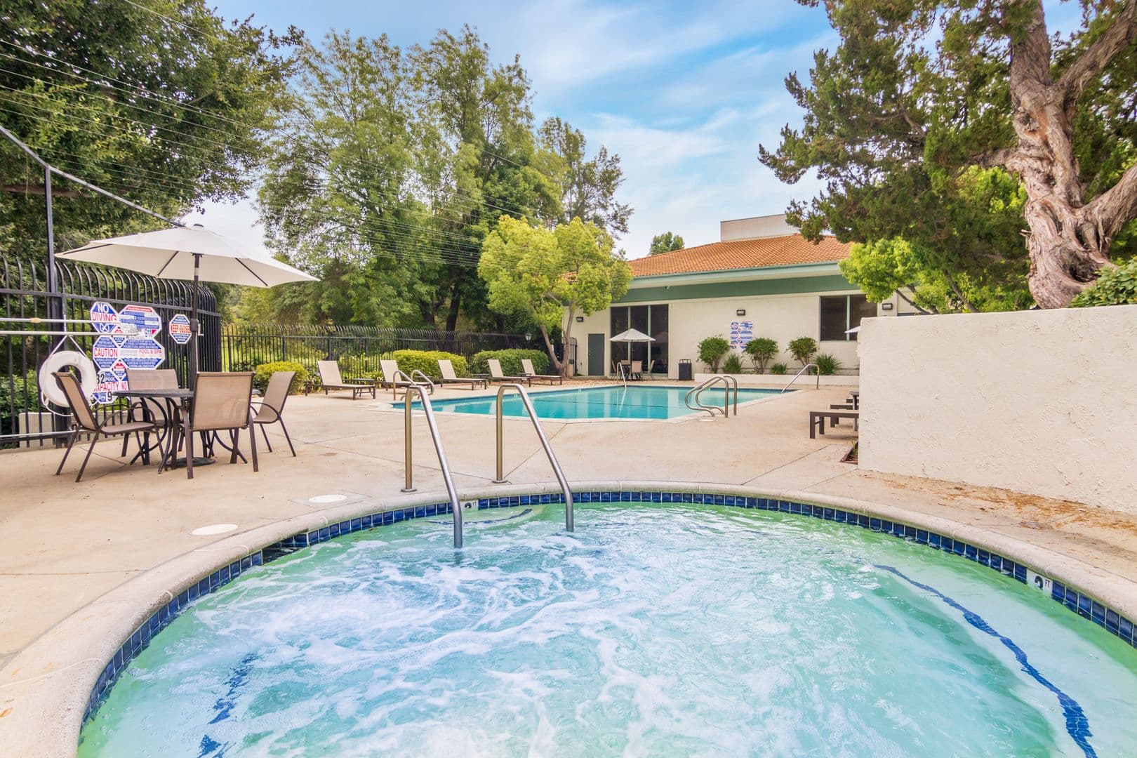 Calabasas Apartment: 23679 Park Capri #13