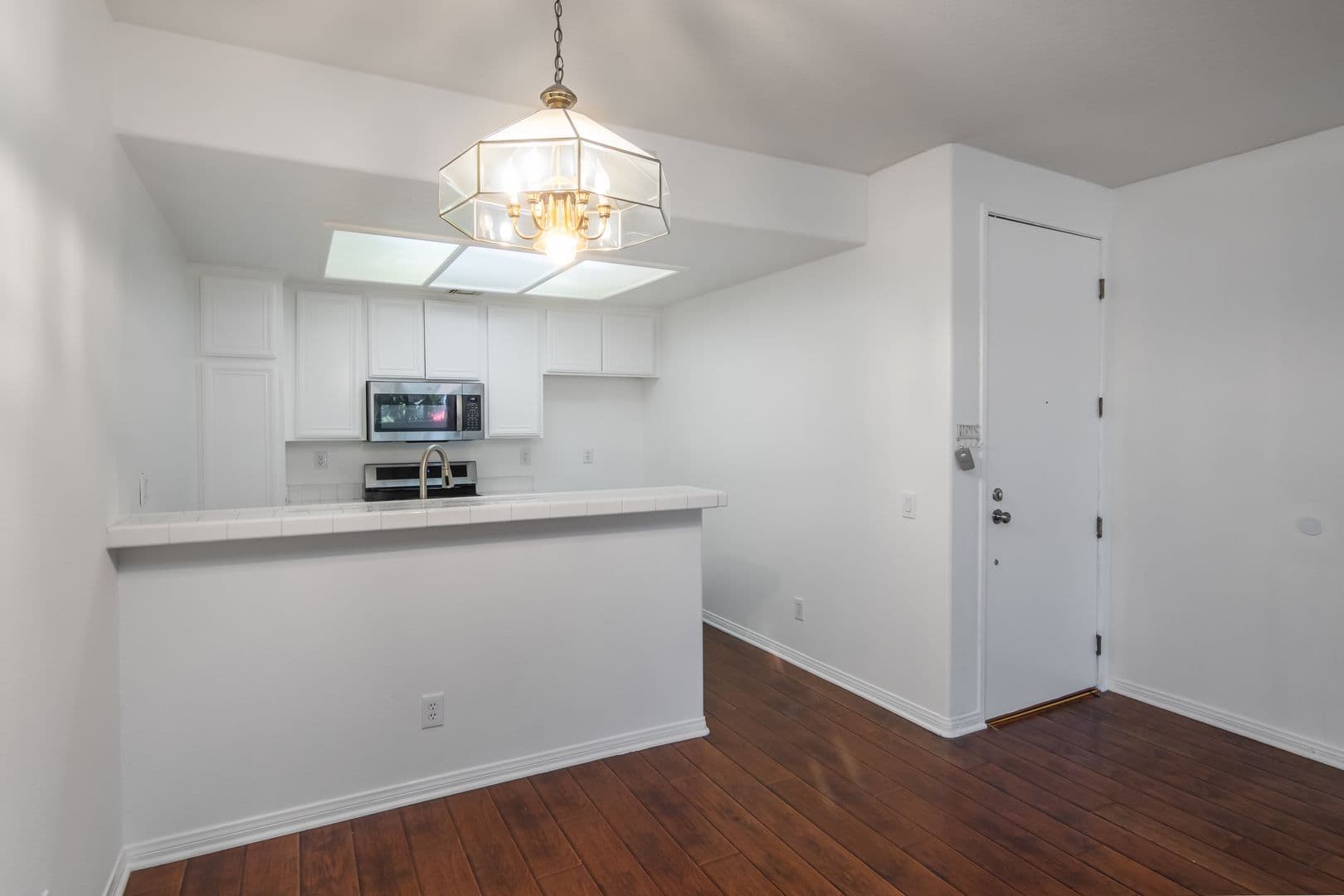 Granada Hills House: 16940 Chatsworth St #106