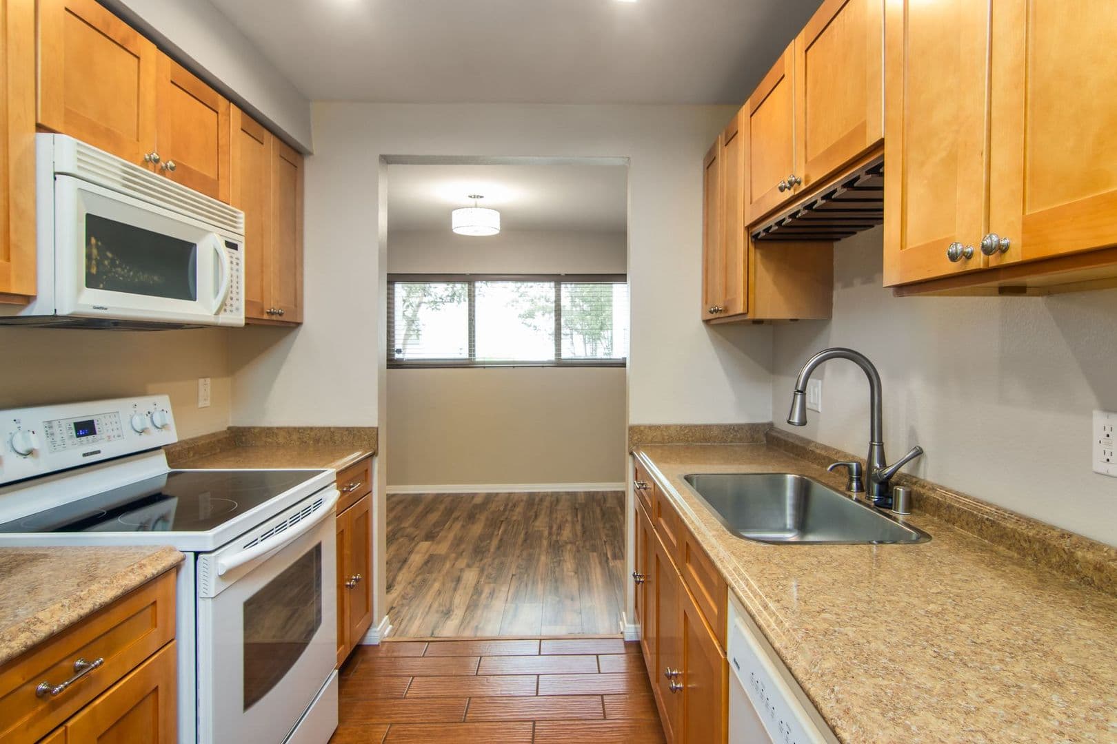 Calabasas Apartment: 23679 Park Capri #13