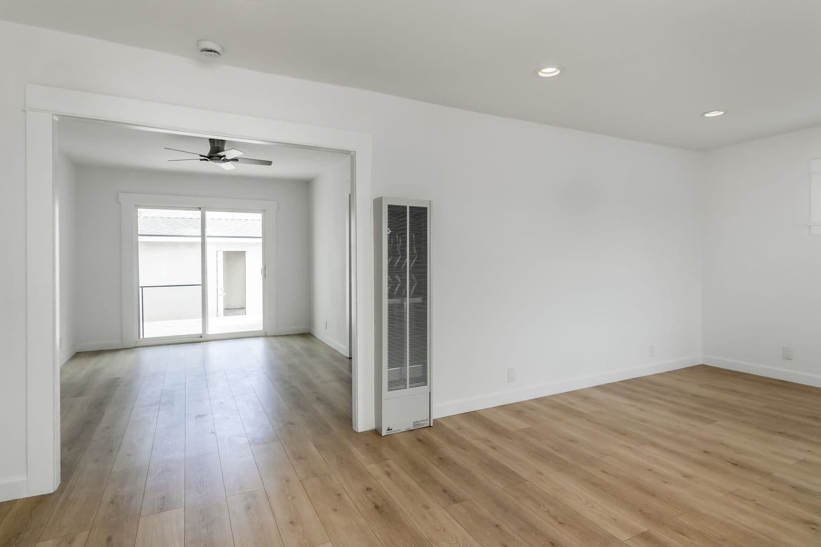 Ventura Apartment: 2936-2966 Sherwin Ave