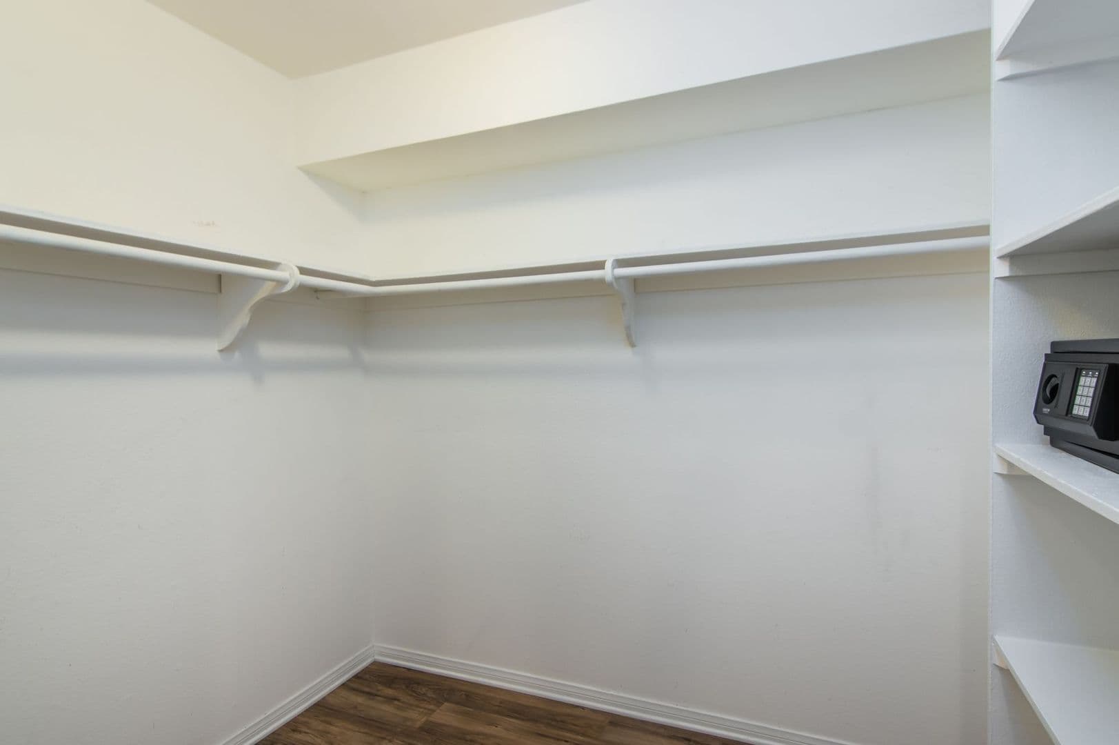 Calabasas Apartment: 23679 Park Capri #13