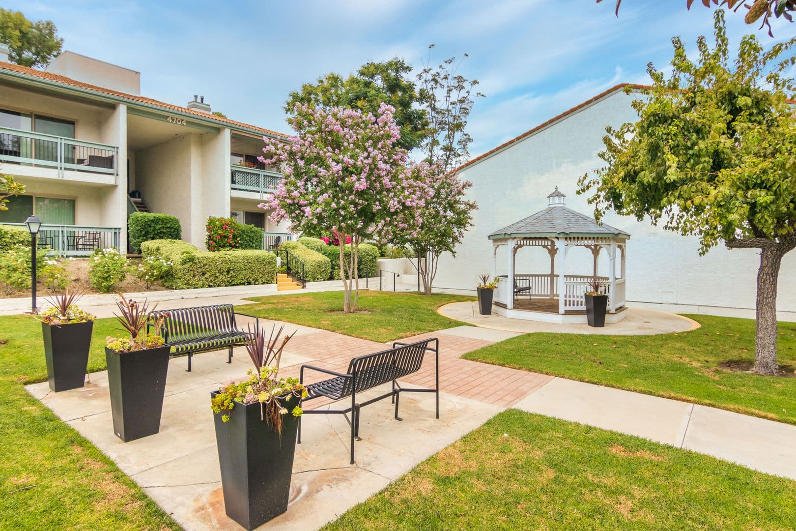 Calabasas Apartment: 23679 Park Capri #13