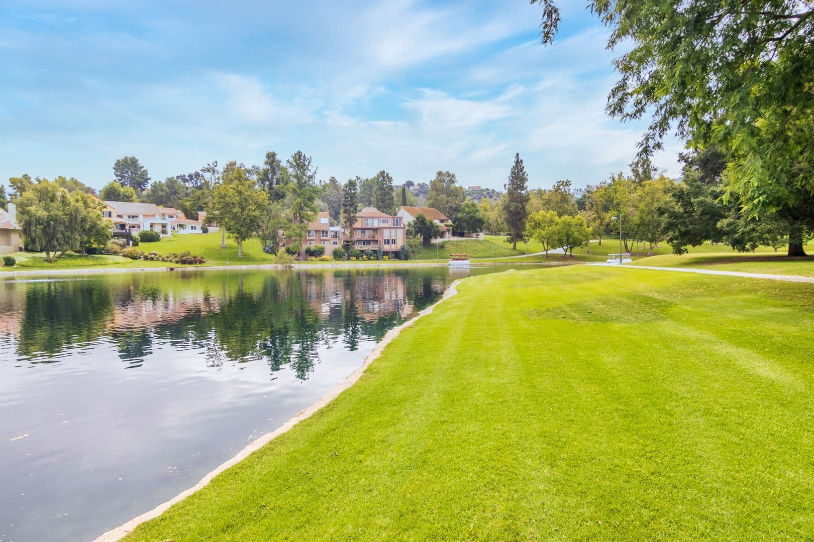 Calabasas Apartment: 23679 Park Capri #13