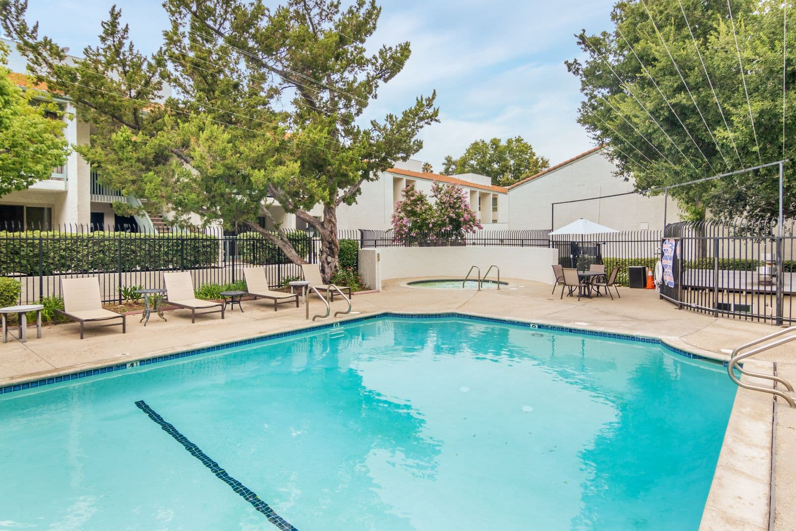 Calabasas Apartment: 23679 Park Capri #13