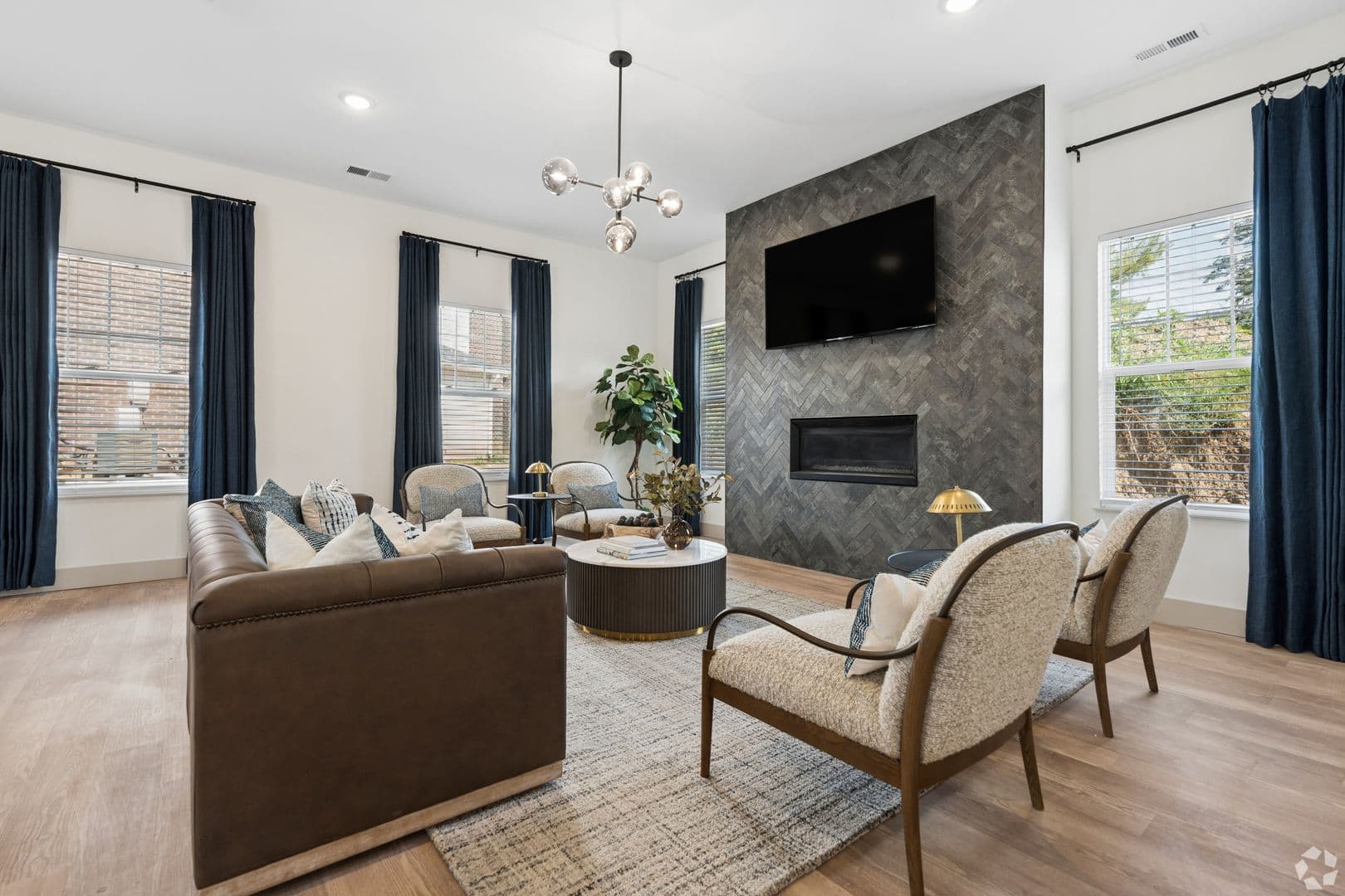 Lexington Apartment: 1100 Armstrong Mill Rd