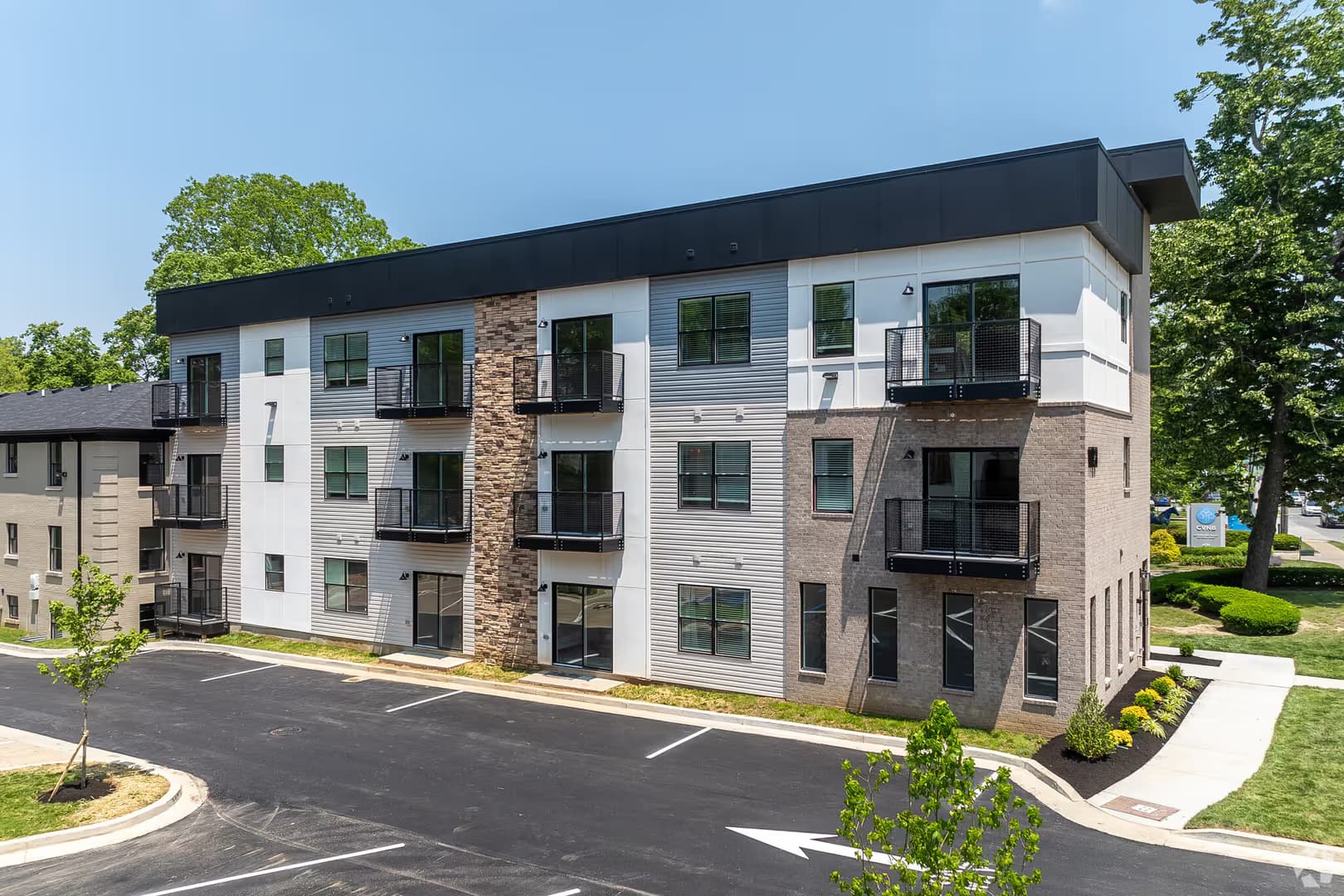 Lexington Apartment: 1729 Nicholasville Road