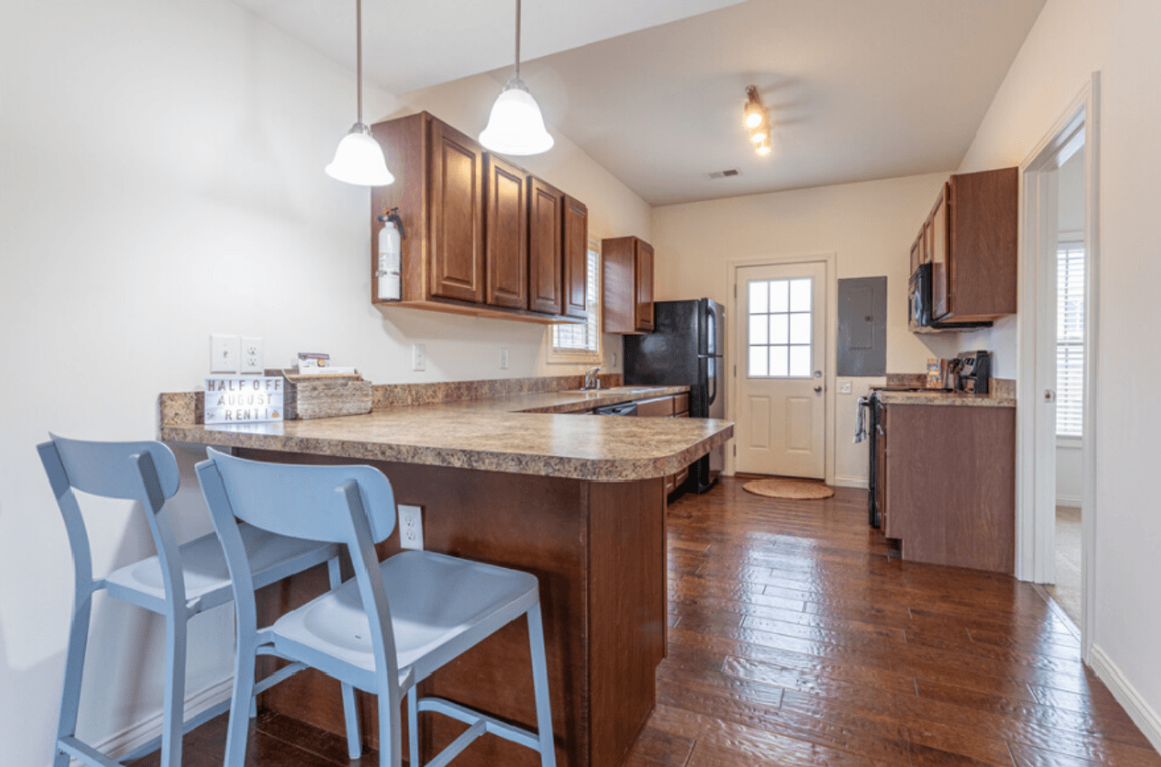 Lexington Apartment: 301-343 Burley Avenue