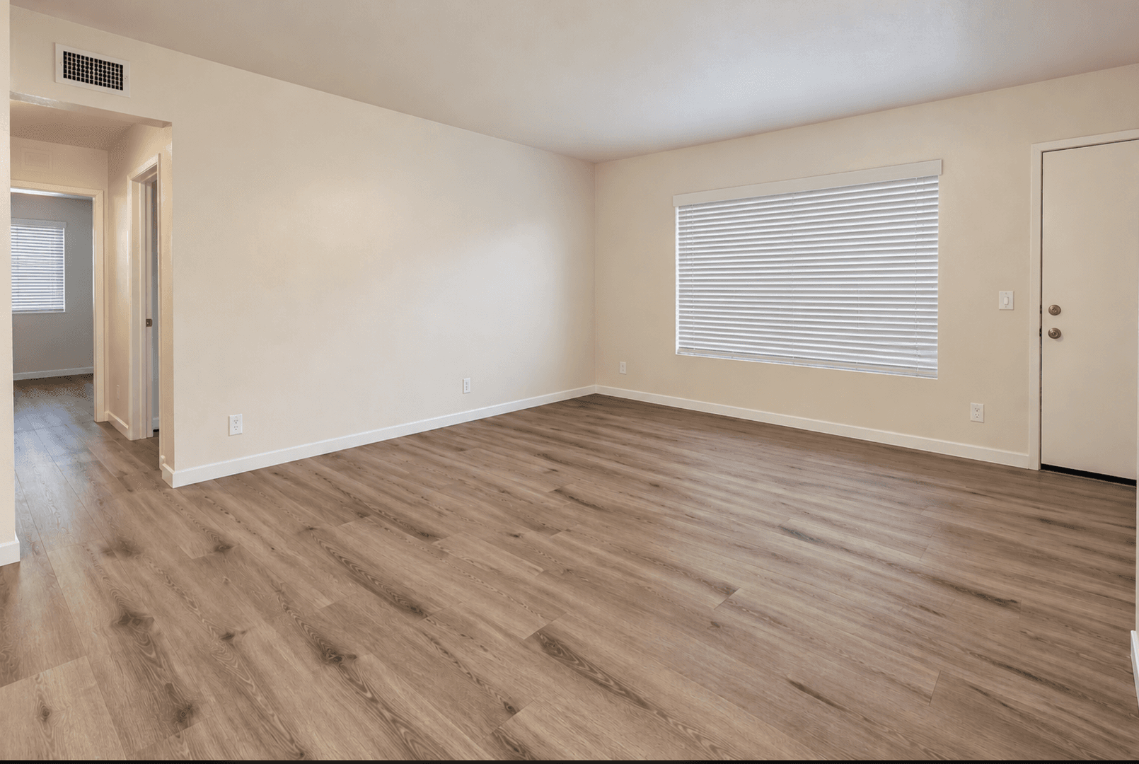 Hawthorne Apartment: 13520 Lemoli Ave
