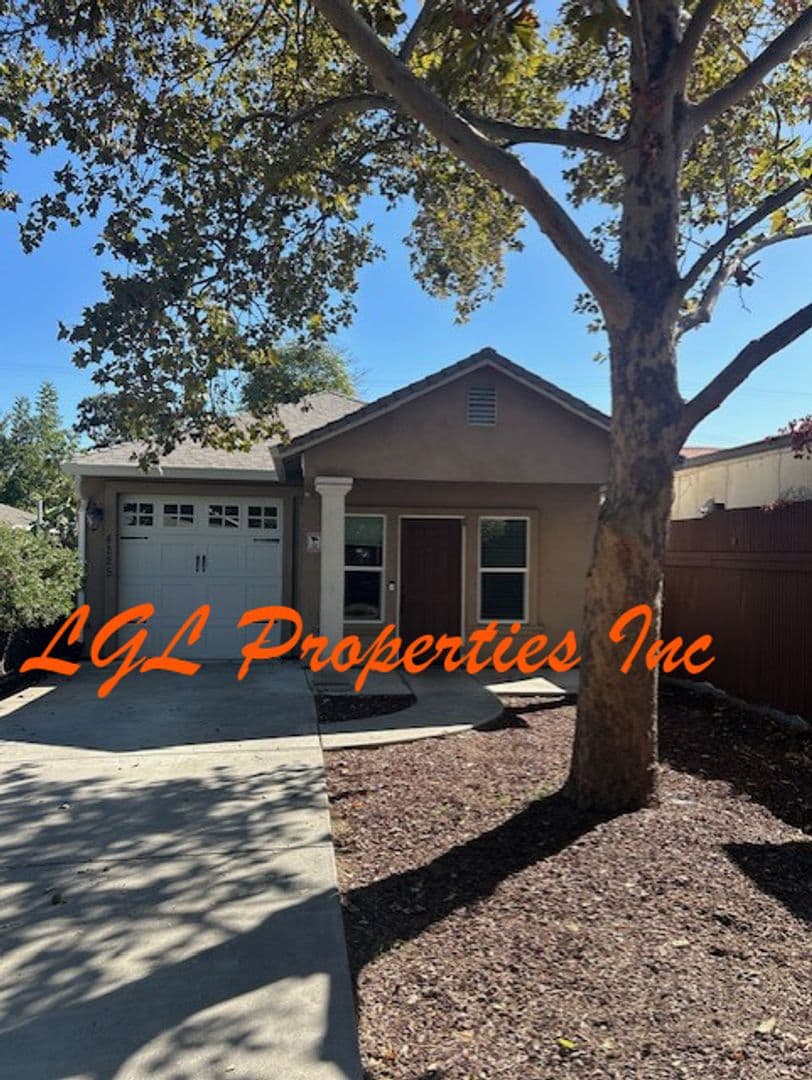 Sacramento House: 4225 51st Street