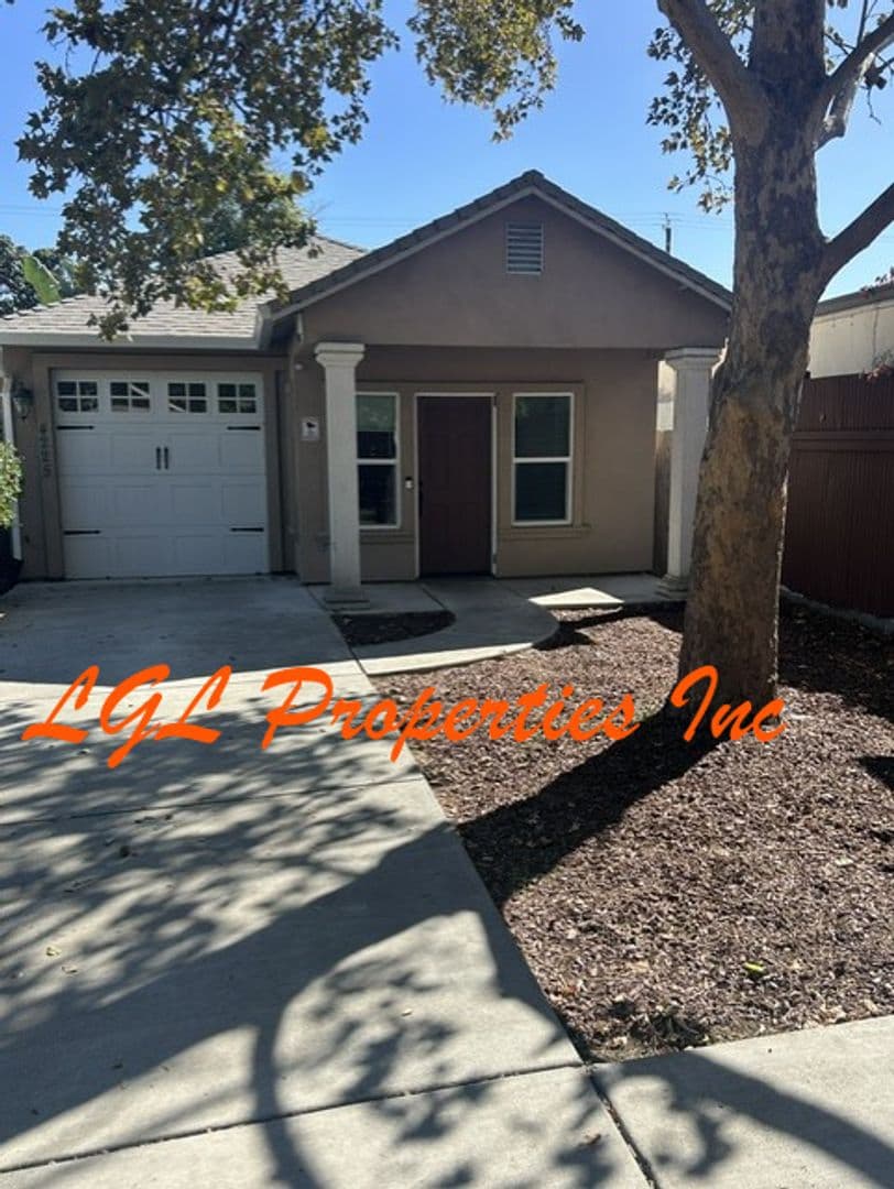 Sacramento House: 4225 51st Street