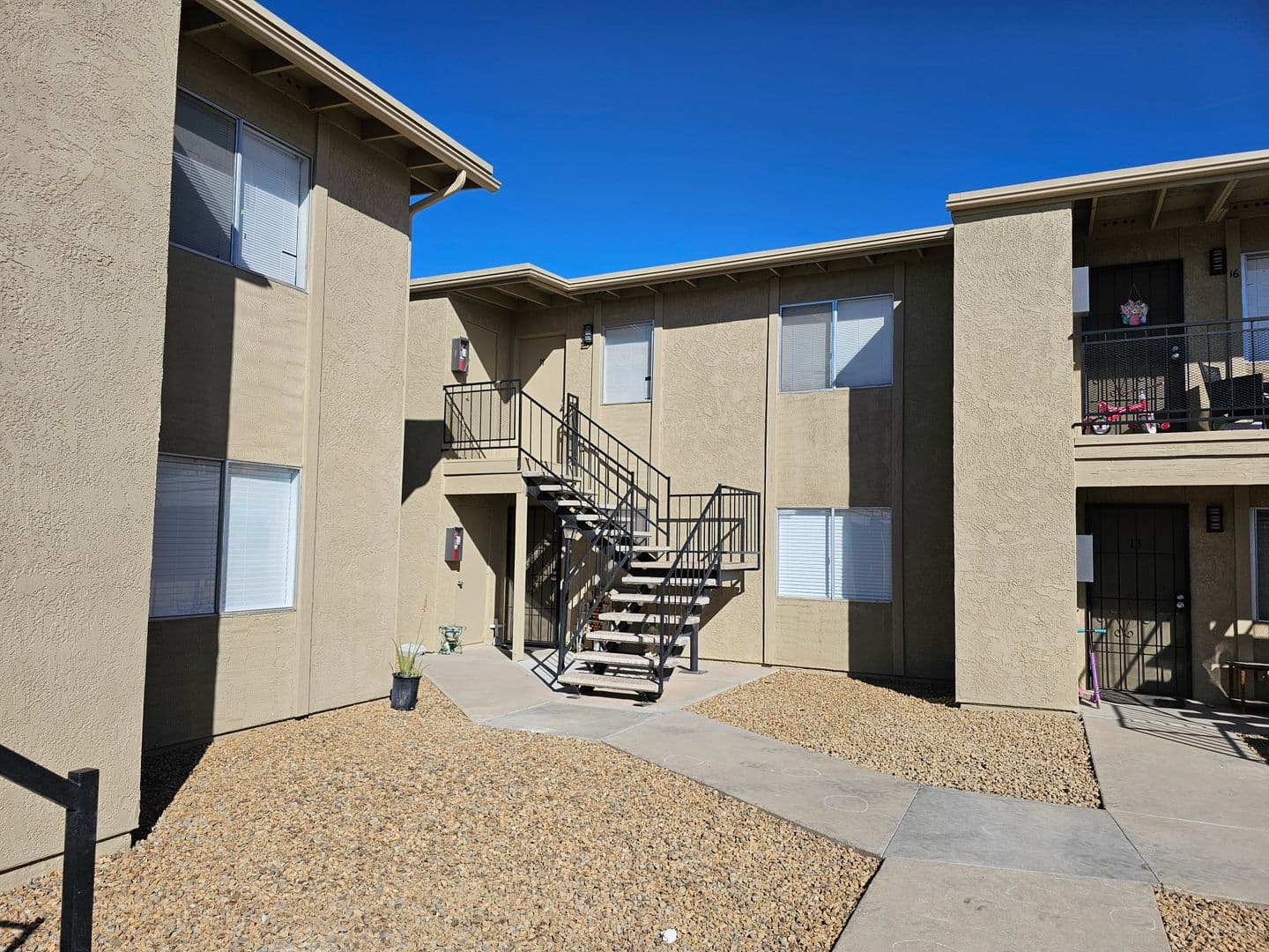 Parker Apartment: 200 S Kofa Ave