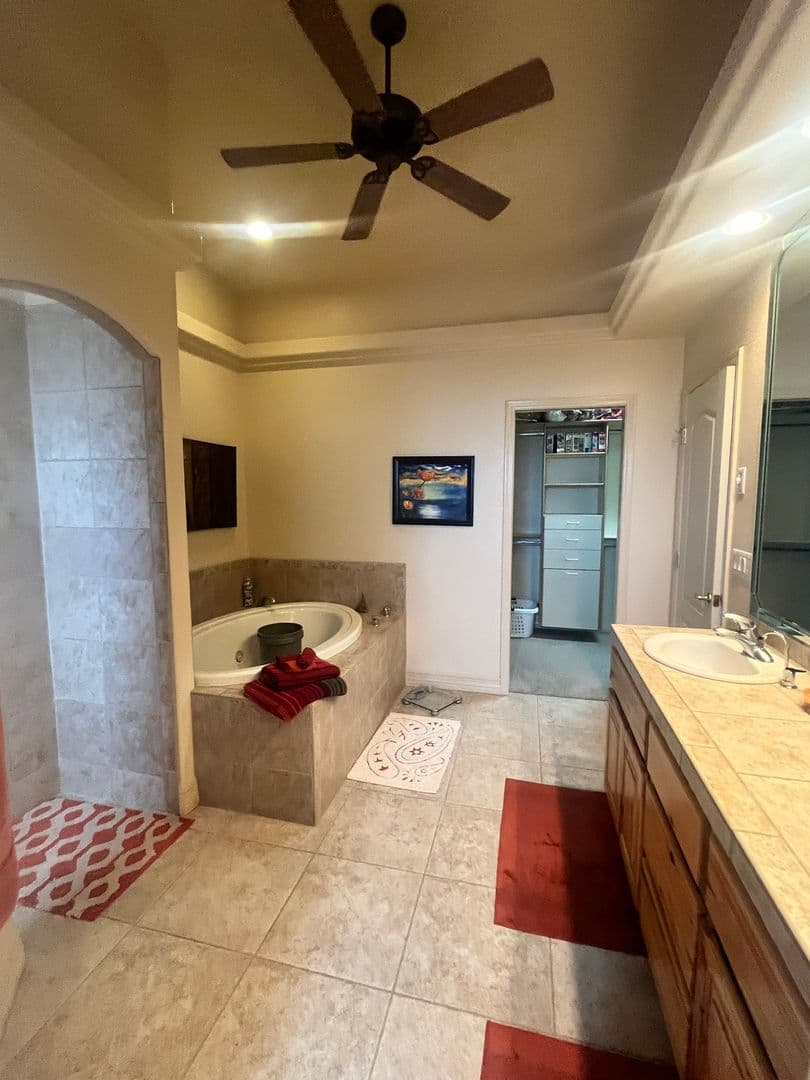 Lake Havasu CIty House: 1011 Palo Verde Plz