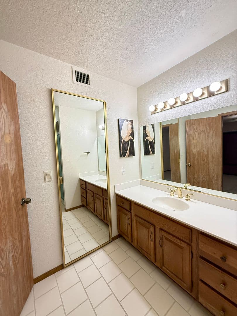 Lake Havasu City House: 745 Paseo Granada