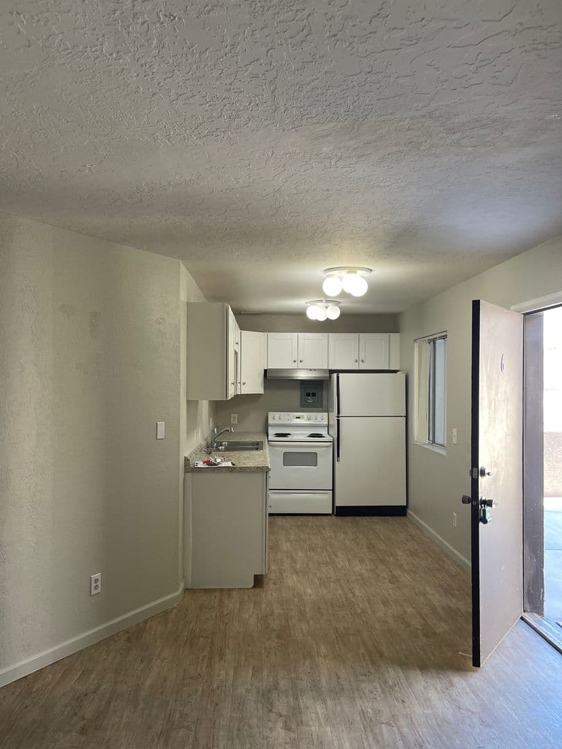 Lake Havasu City Apartment: 2720 McCulloch Blvd N