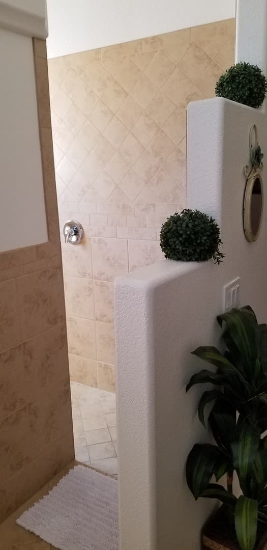 Lake Havasu City House: 2410 Hillview Dr