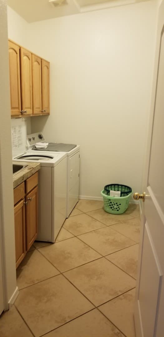 Lake Havasu City House: 2410 Hillview Dr
