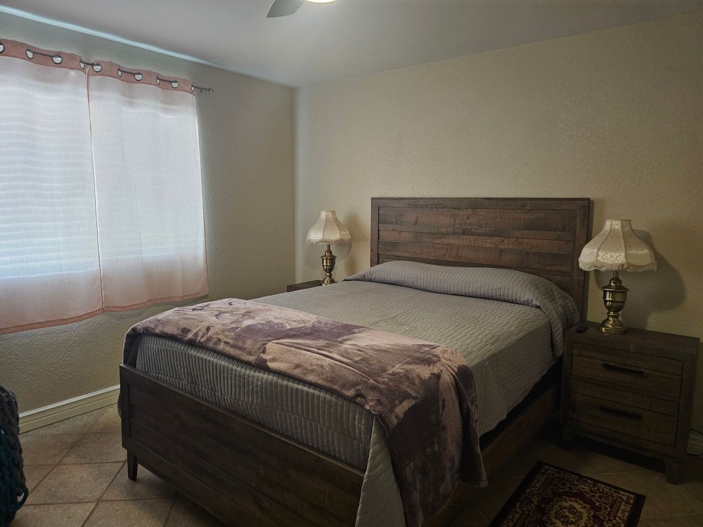 Lake Havasu City House: 3746 Mission Dr S