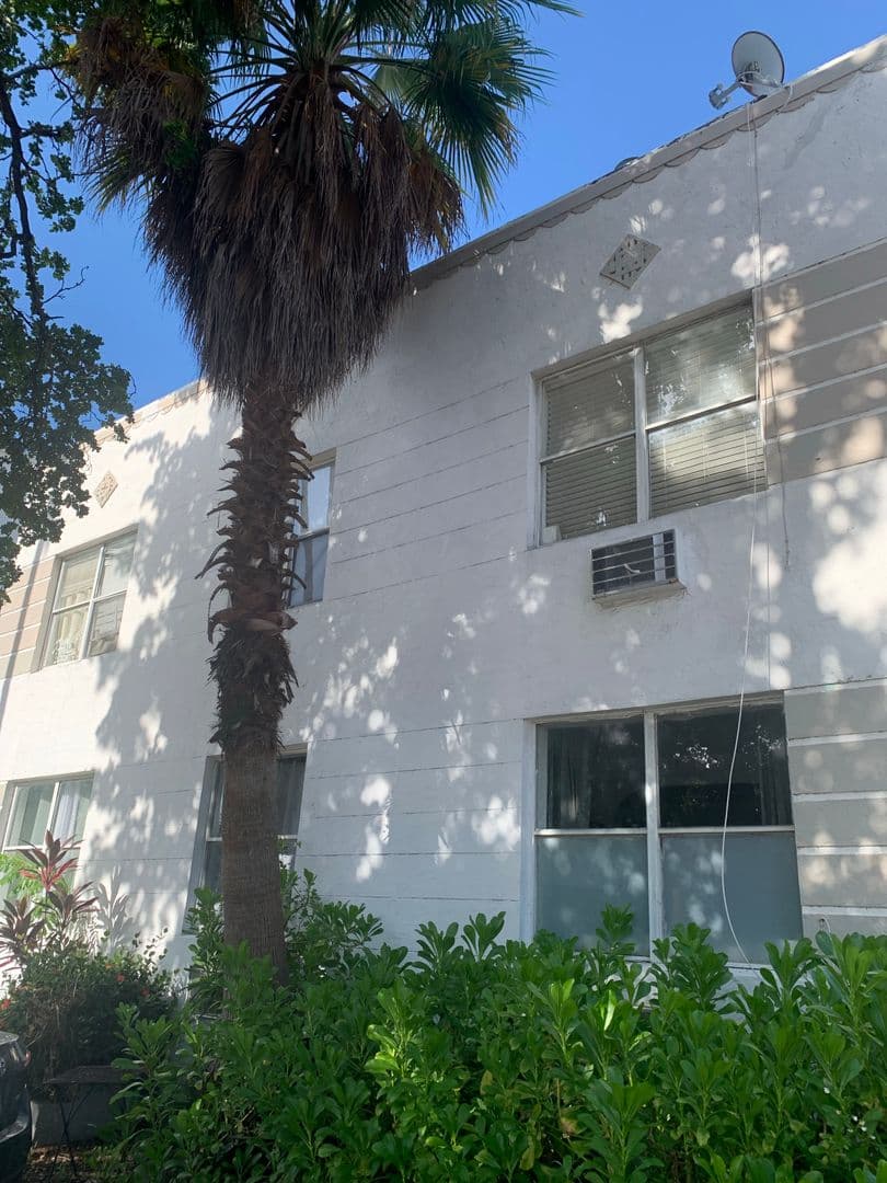 Miami Beach Apartment: 1006 8th Street