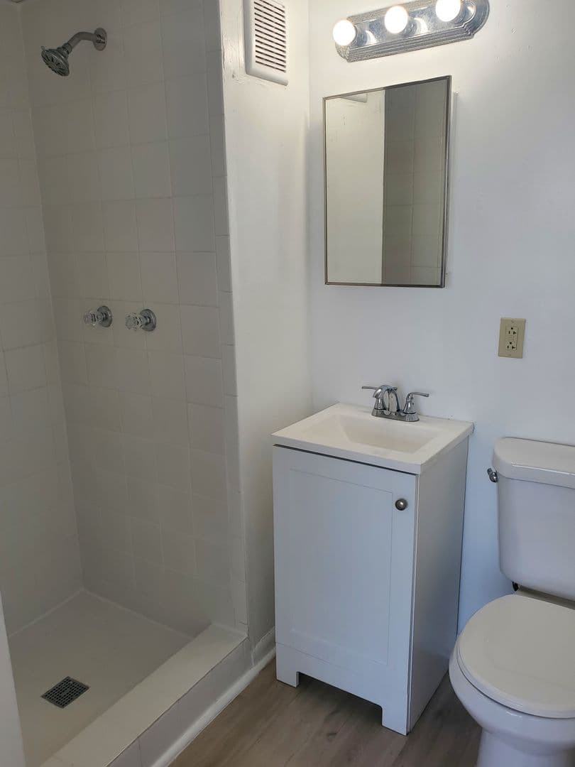 Miami Beach Apartment: 800 Washington Ave