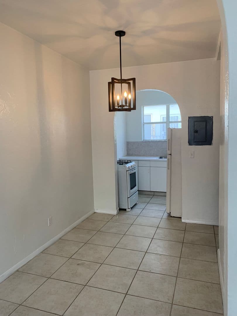 Miami Beach Apartment: 1006 8th Street