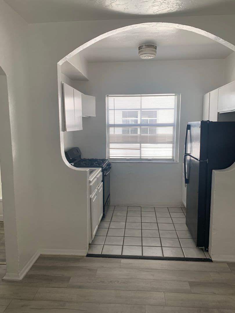 Miami Beach Apartment: 1350 Euclid Avenue