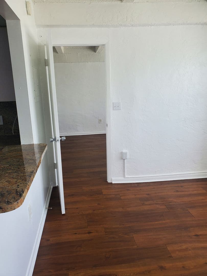 Miami Beach Apartment: 800 Washington Ave