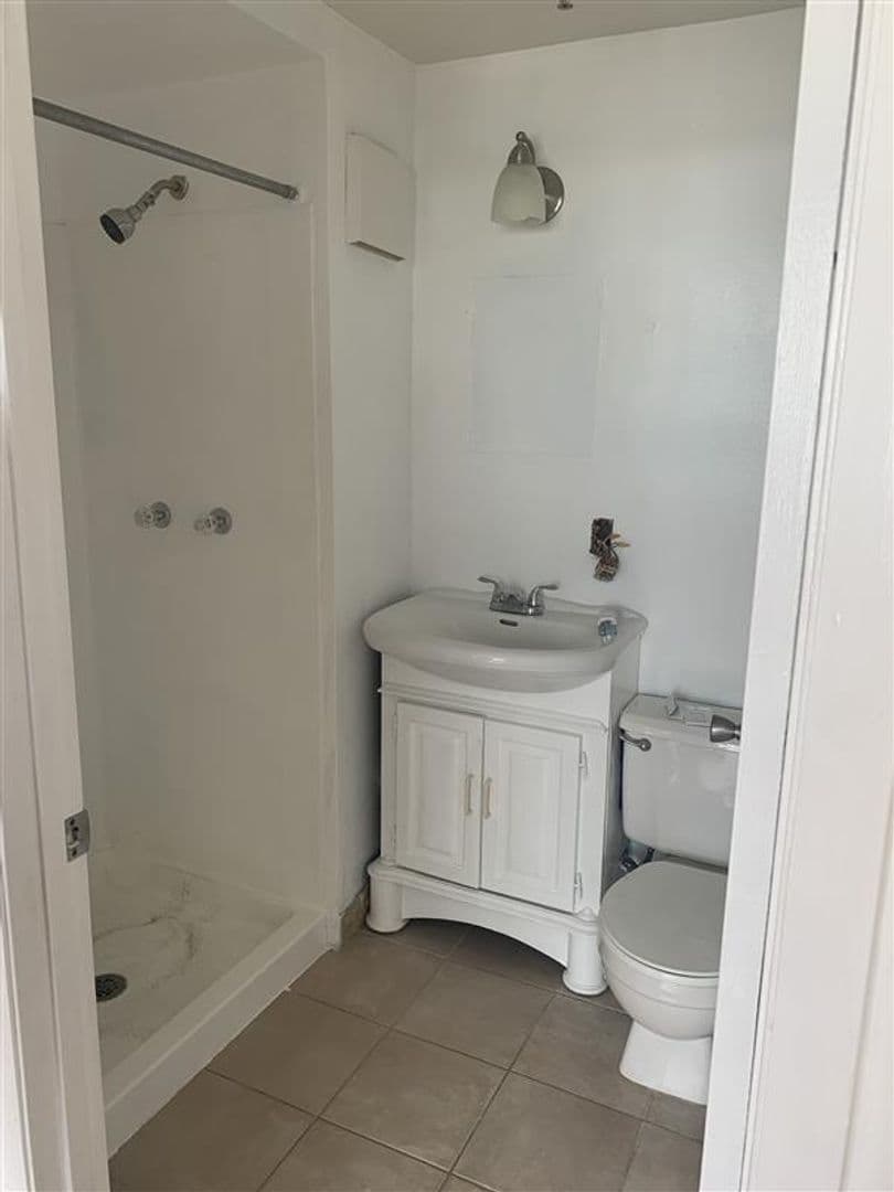 Miami Beach Apartment: 800 Washington Ave