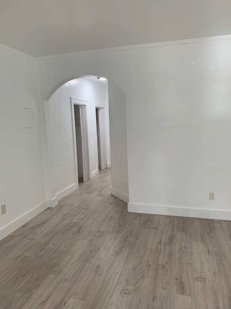 Miami Beach Apartment: 744 Jefferson Avenue