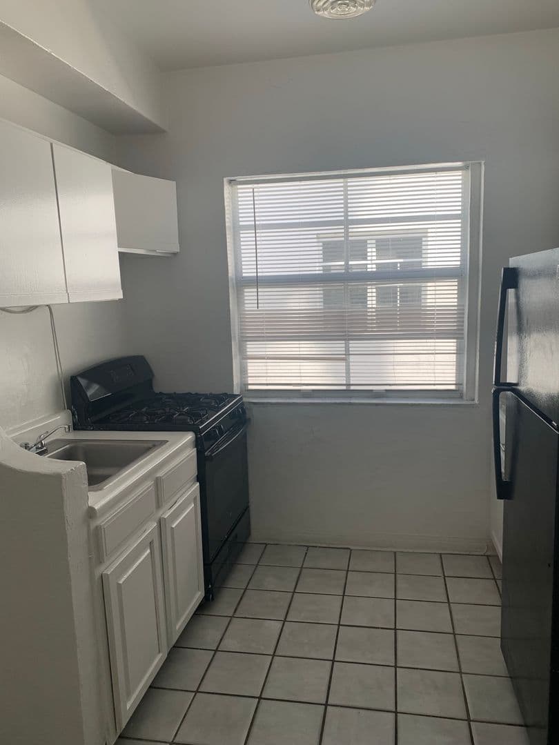 Miami Beach Apartment: 1350 Euclid Avenue