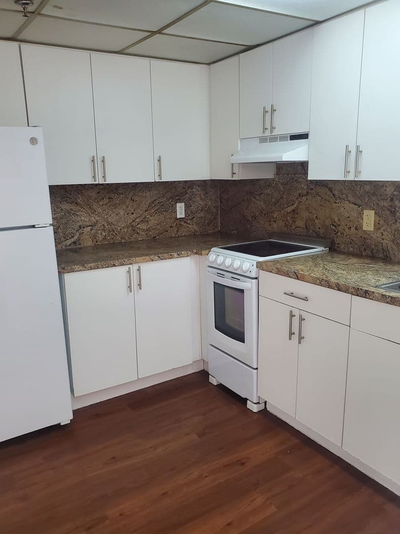 Miami Beach Apartment: 800 Washington Ave