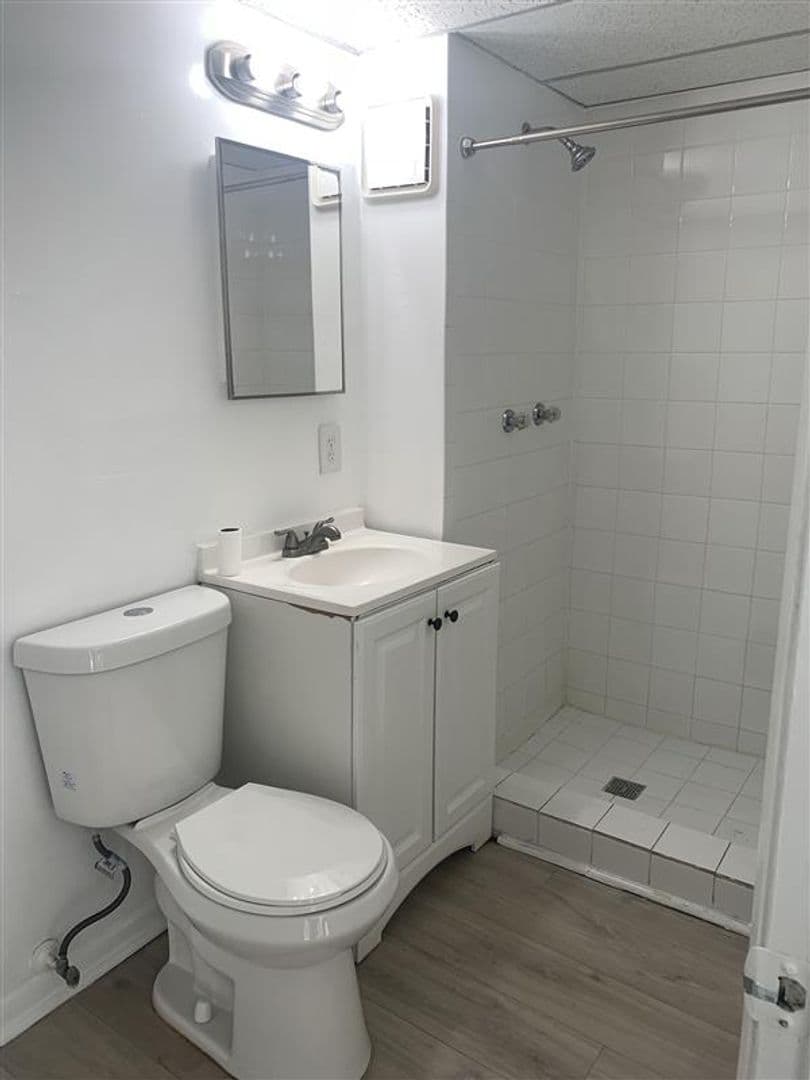 Miami Beach Apartment: 800 Washington Ave