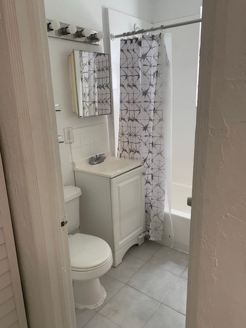 Miami Beach Apartment: 1006 8th Street