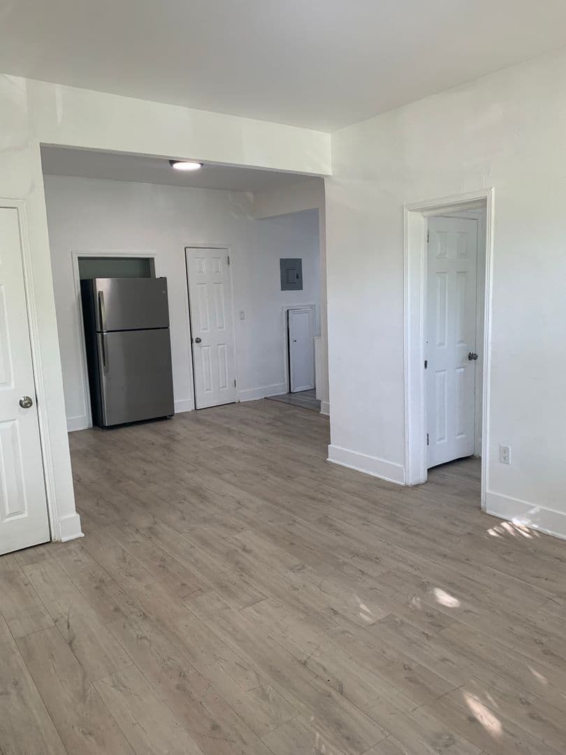 Miami Beach Apartment: 1110 Euclid Avenue