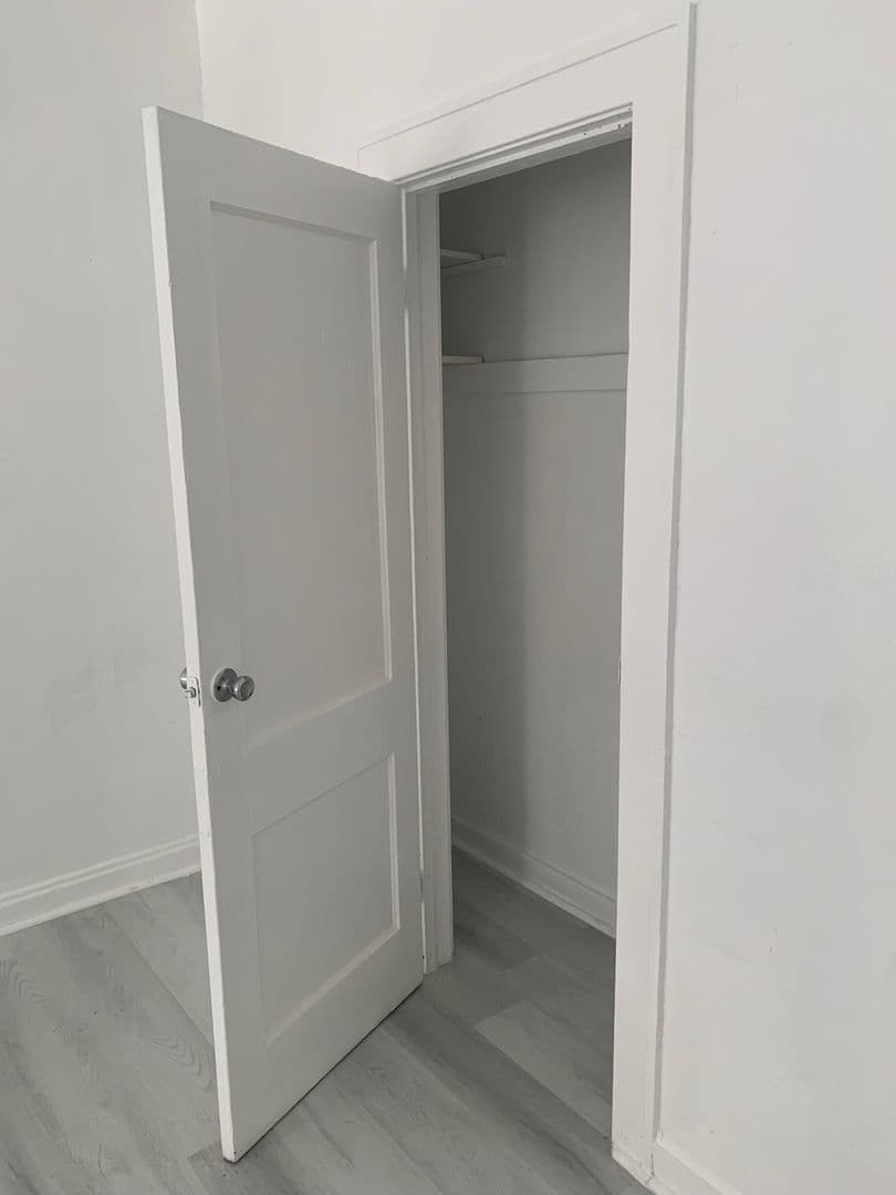 Miami Beach Apartment: 744 Jefferson Avenue