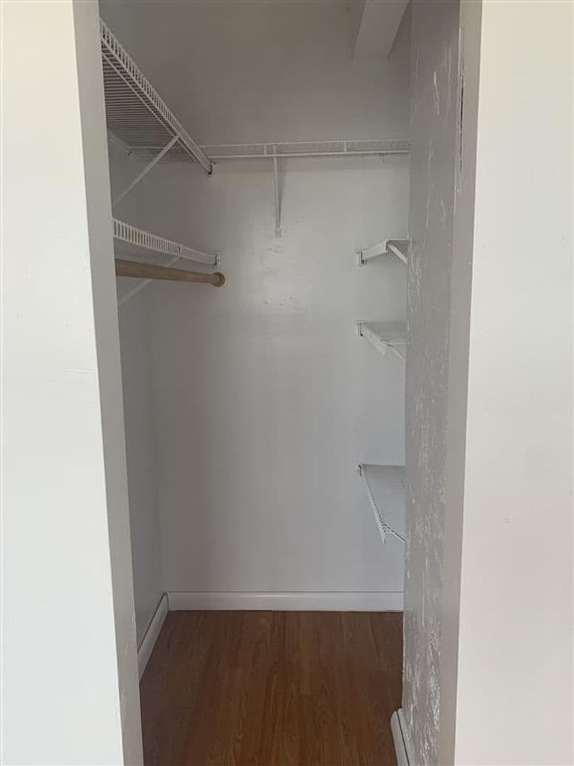 Miami Beach Apartment: 800 Washington Ave