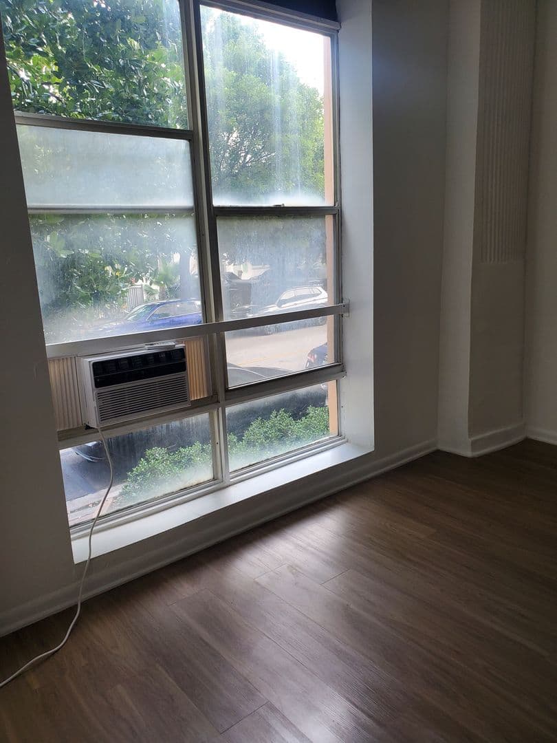 Miami Beach Apartment: 800 Washington Ave