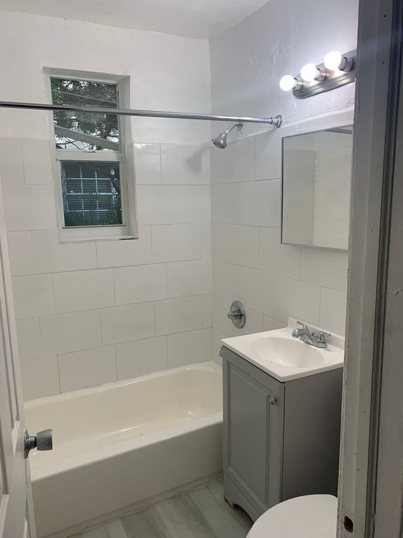 Miami Beach Apartment: 631-635-639 13th St