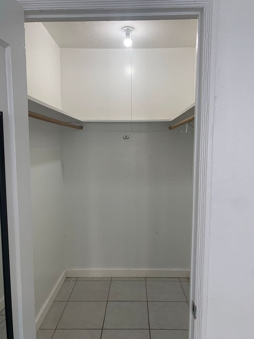 Miami Beach Apartment: 1006 8th Street