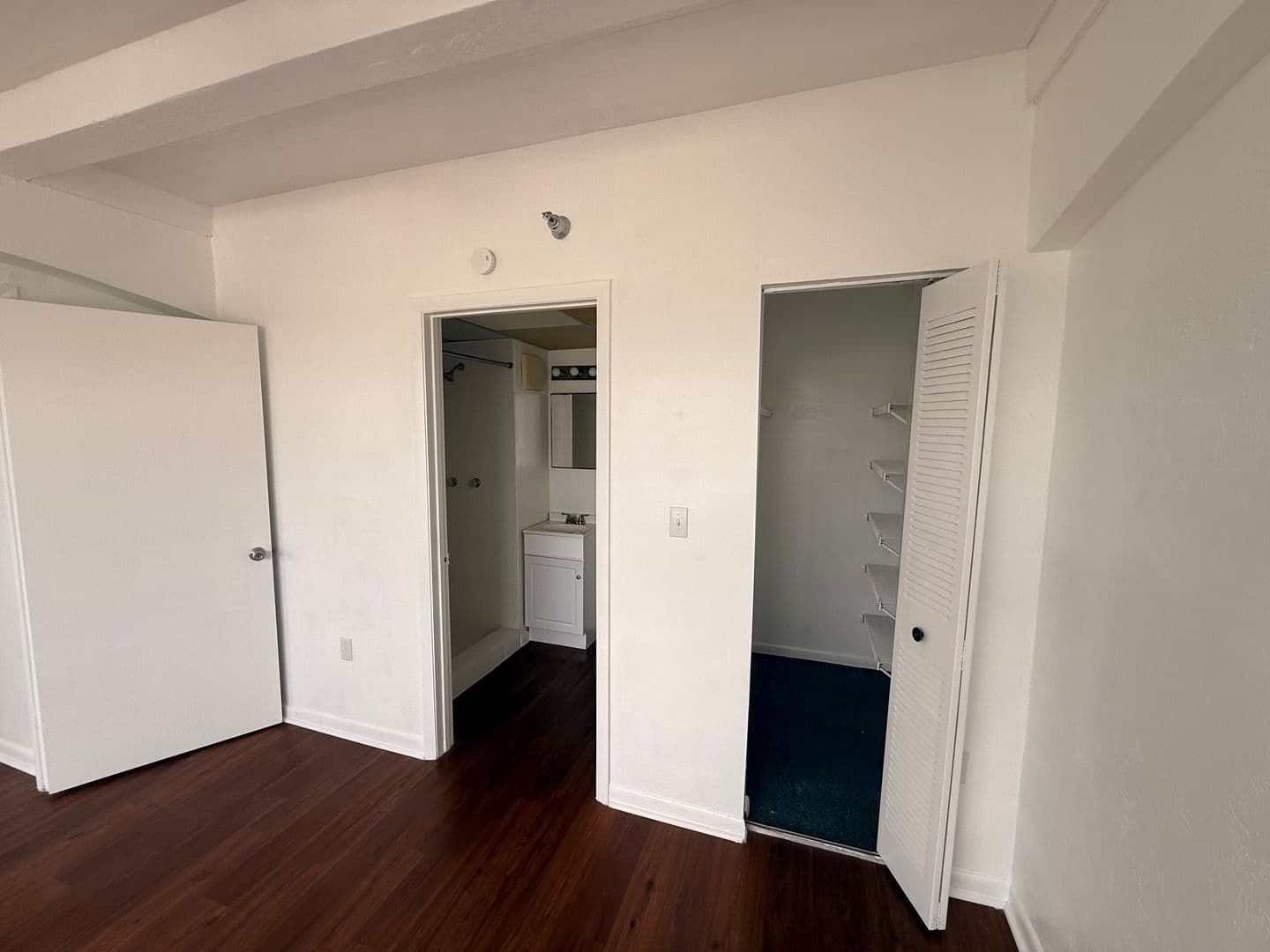 Miami Beach Apartment: 800 Washington Ave