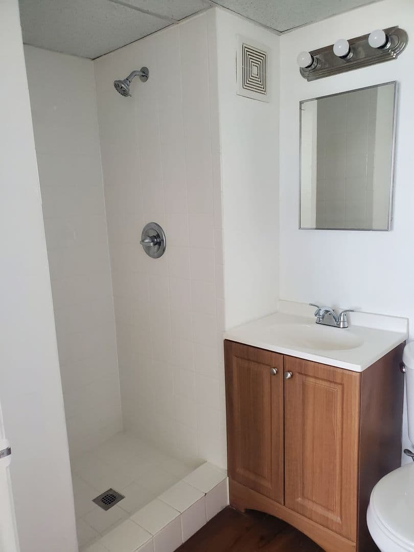 Miami Beach Apartment: 800 Washington Ave
