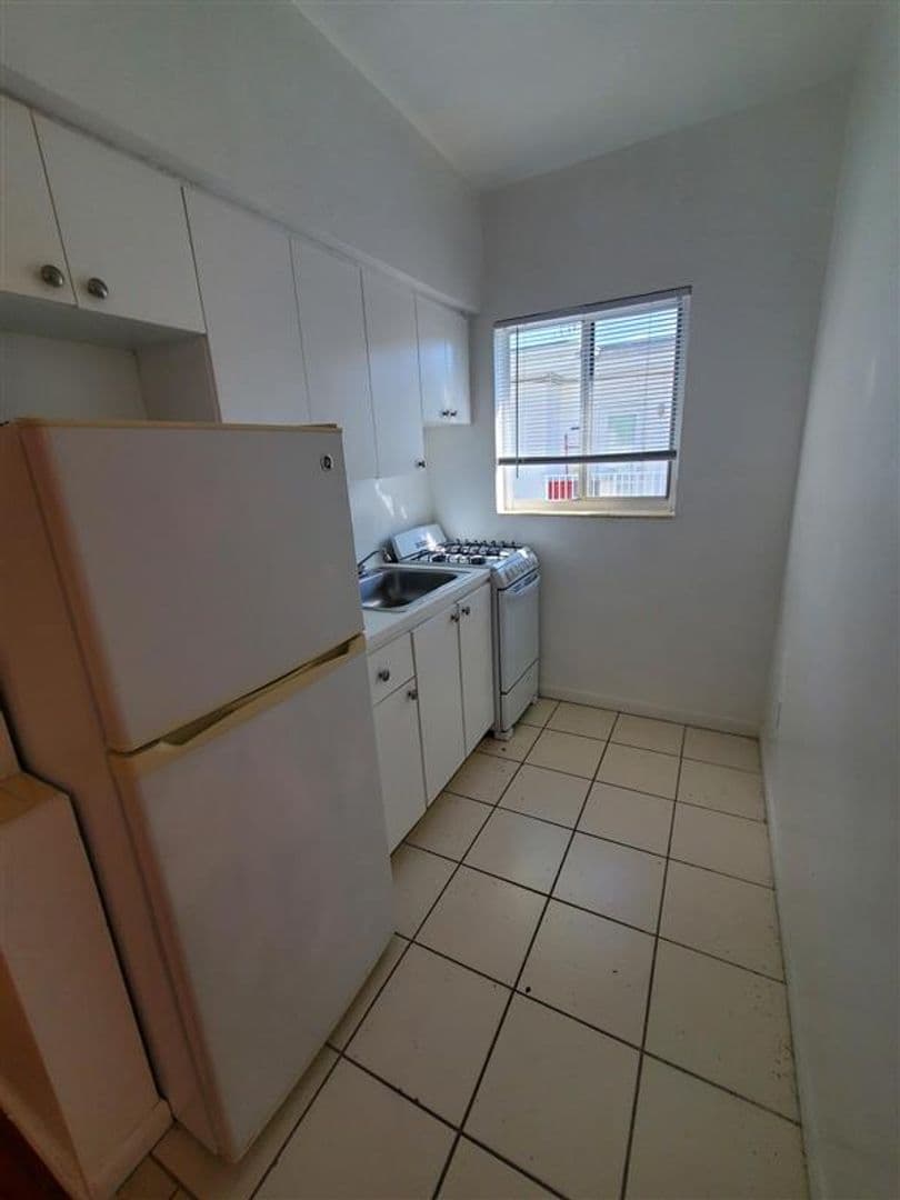 Miami Beach Apartment: 965-975 Biarritz Drive