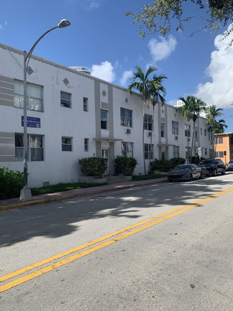 Miami Beach Apartment: 1006 8th Street
