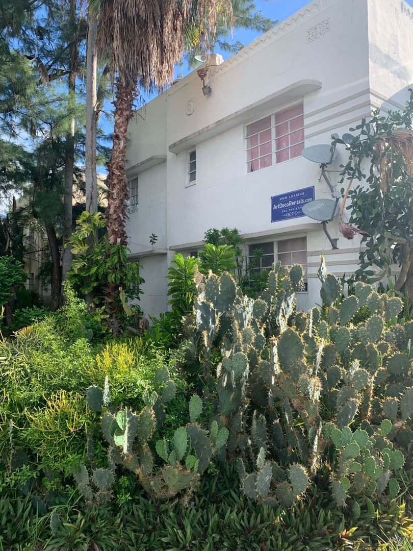 Miami Beach Apartment: 631-635-639 13th St